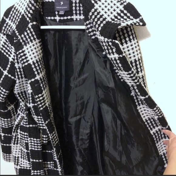 Black and white belted jacket - Picture 5 of 5